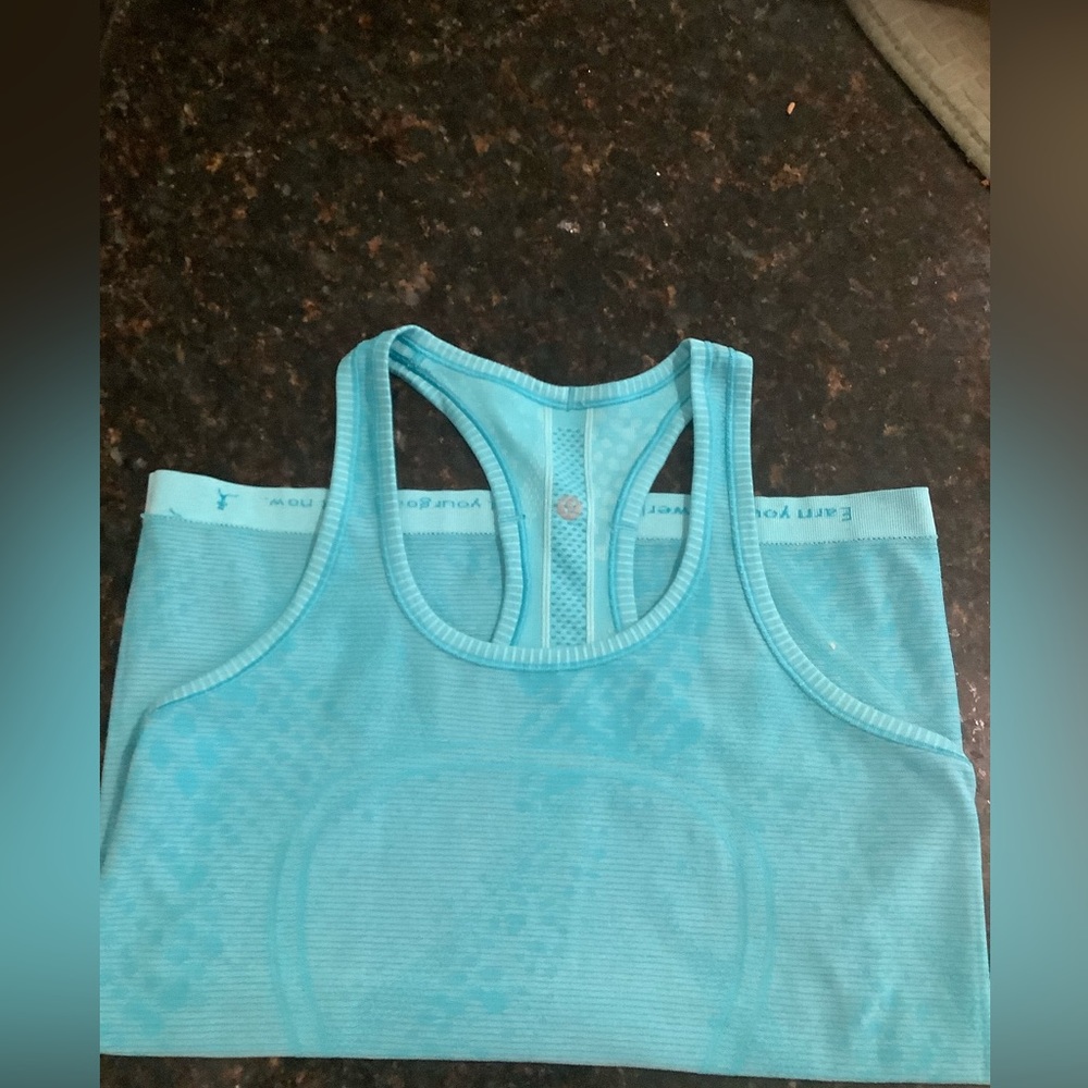 Lululemon top